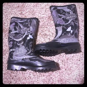 The Sak Black and Gray Rain Boots